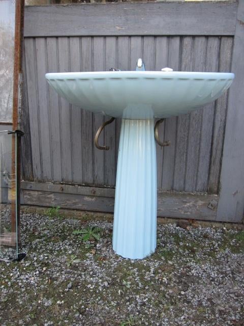 Blauwe vintage wastafel op zuil, handdoekstang en planchet, Ophalen