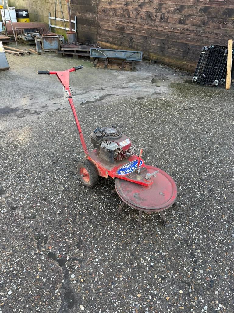Te koop onkruidborstelmachine sweep, Ophalen of Verzenden, Zo goed als nieuw