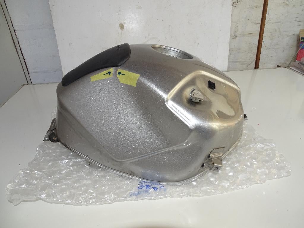 honda deauville 700  nt700v a  benzinetank, Ophalen of Verzenden, Gebruikt