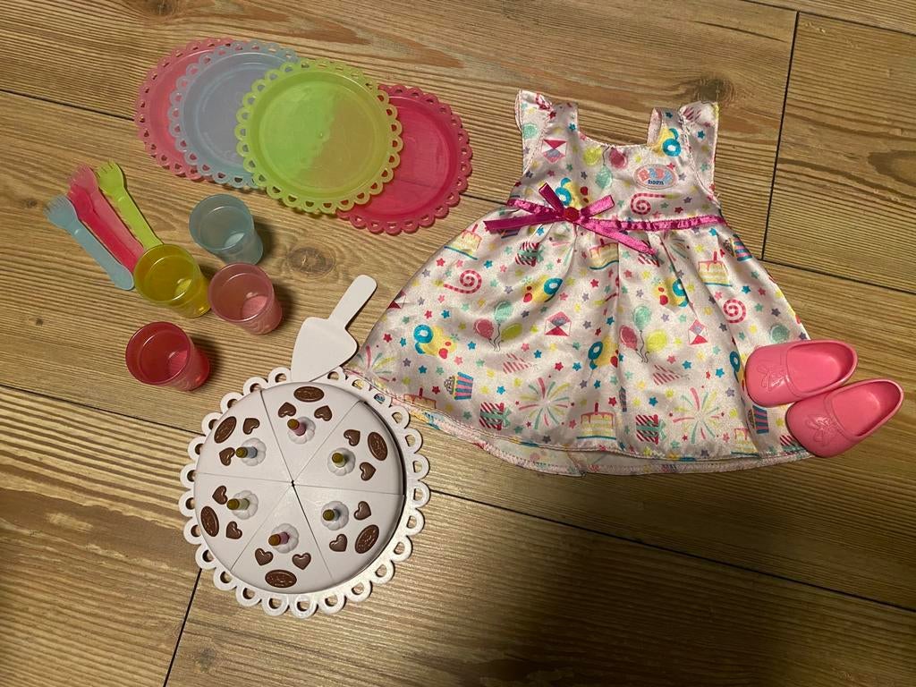 Baby born set verjaardag feest, Ophalen of Verzenden, Zo goed als nieuw, Babypop