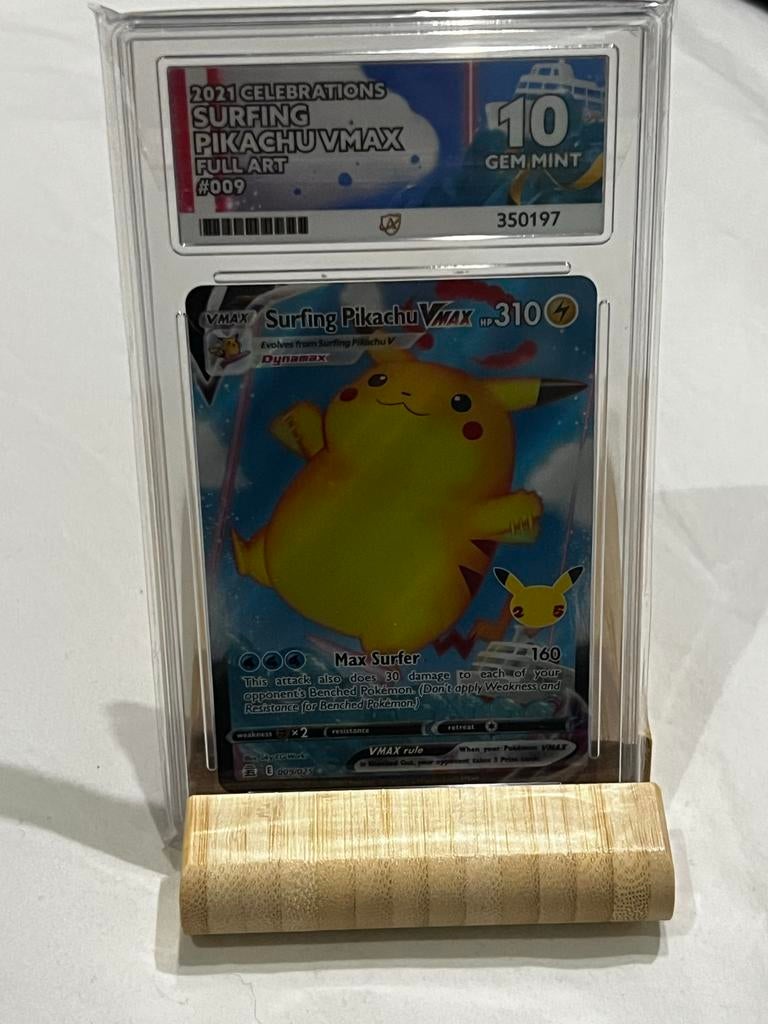Surfing Pikachu VMAX ACE 10 - Pokémon Celebrations, Ophalen of Verzenden, Zo goed als nieuw, Losse kaart, Foil