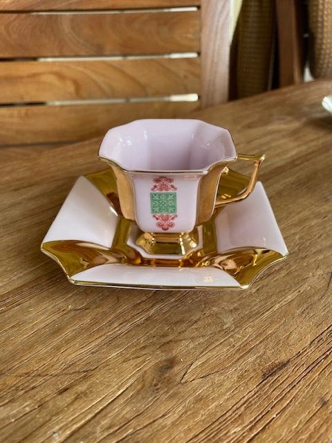 Petit porseleinen theekop en schotel Haas & Czjzek, Ophalen of Verzenden