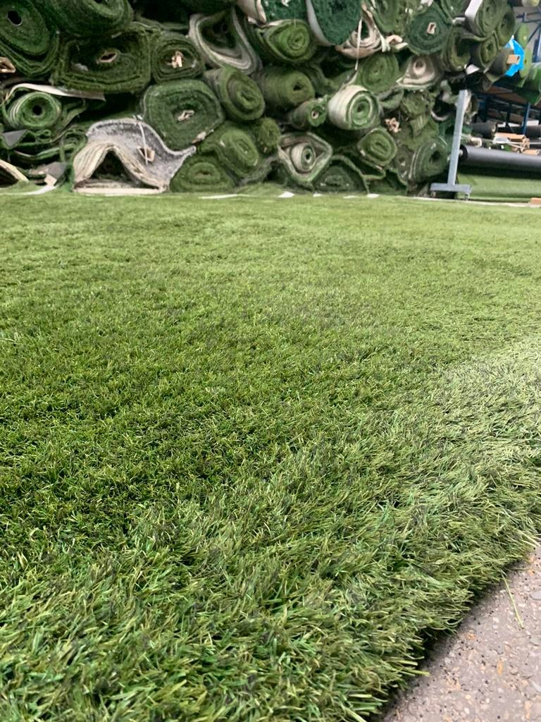 Opruiming: Restant Rollen Kunstgras 220m2 (3.5m x 64m), Ophalen, Kunstgras, Gebruikt, Magazijnweg 14