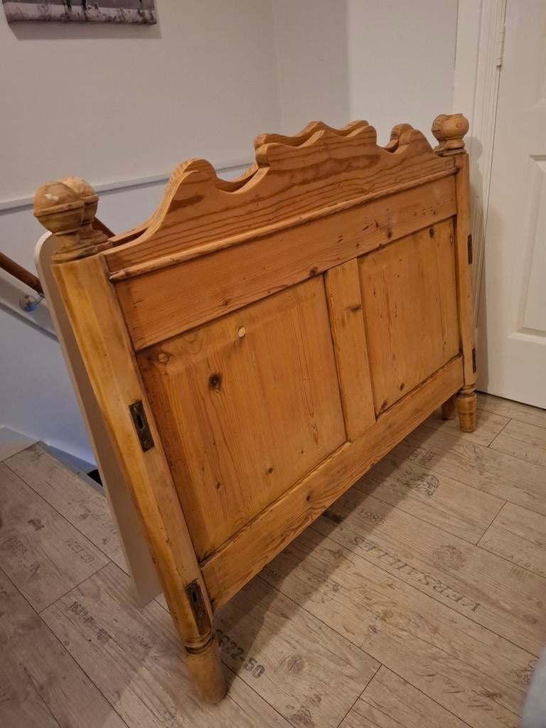 Grenen twijfelaar bed, Ophalen
