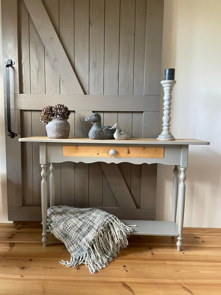 Grijze houten sidetable, Ophalen, 100 tot 150 cm, Zo goed als nieuw, Grenenhout