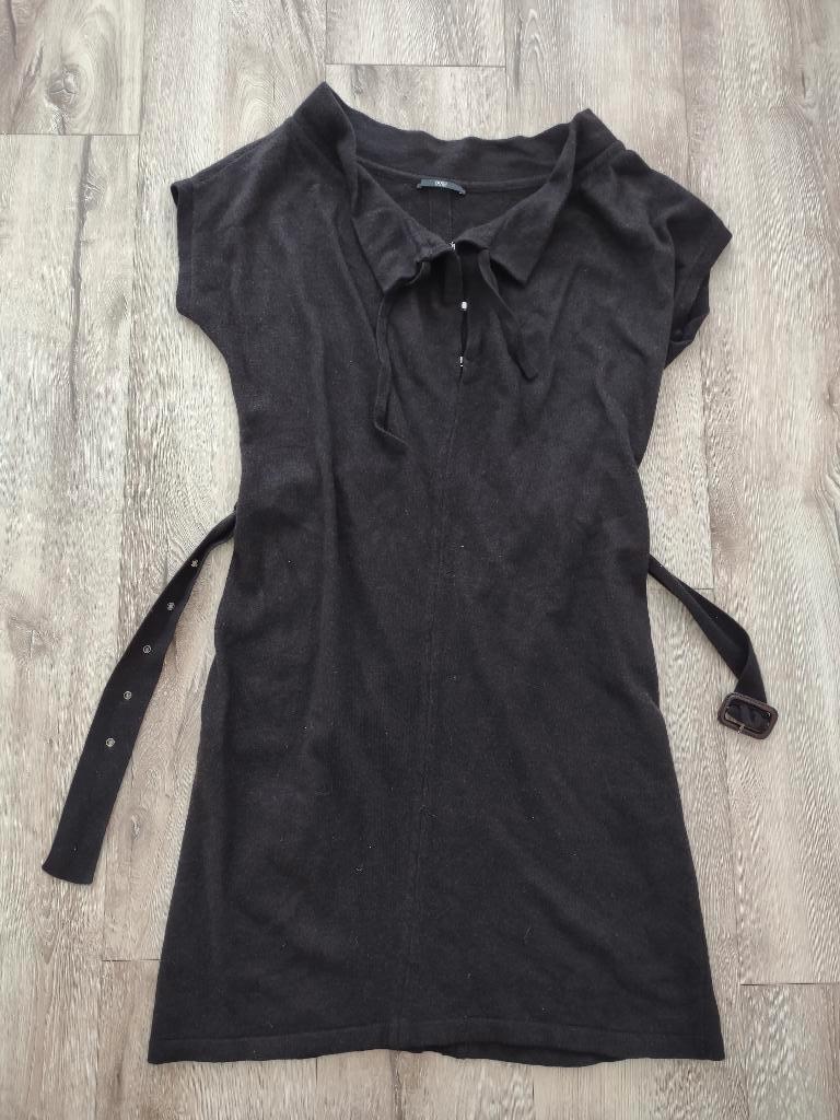 Prachtige zwarte wollen jurk van Hugo Boss, 42. Ceintuur., Maat 42/44 (L), Ophalen of Verzenden, Onb, Boven de knie