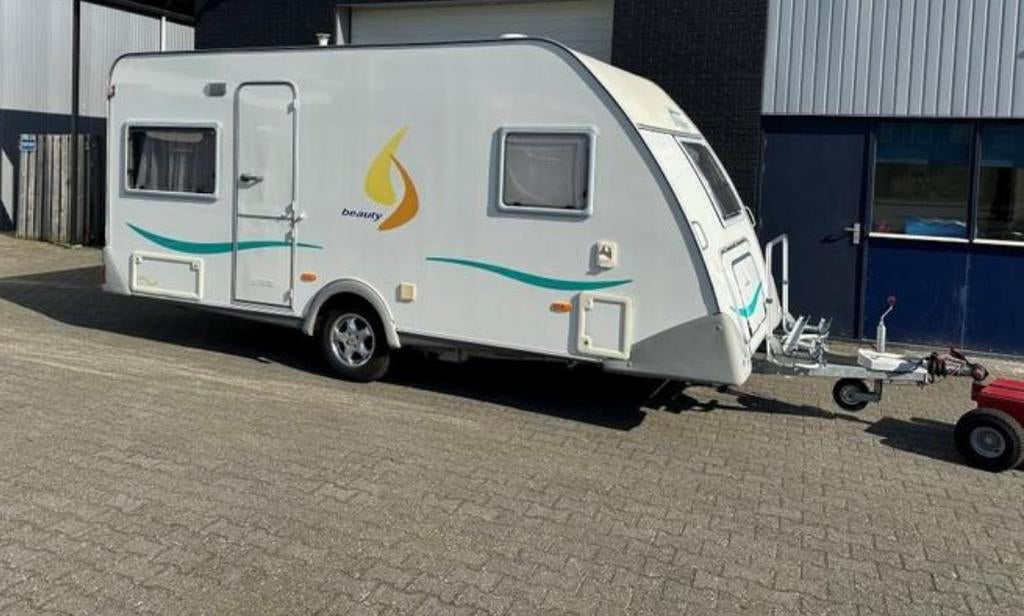 Te huur mooi caracan met mover