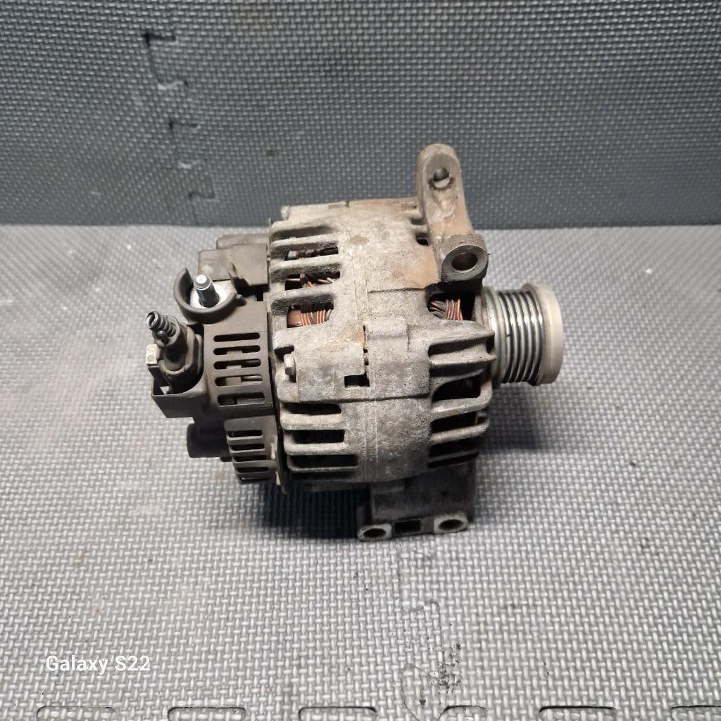 Mercedes-benz B-klasse W245 DYNAMO / A266 15 09 02 4, Gebruikt, Mercedes-Benz, Ophalen of Verzenden, M