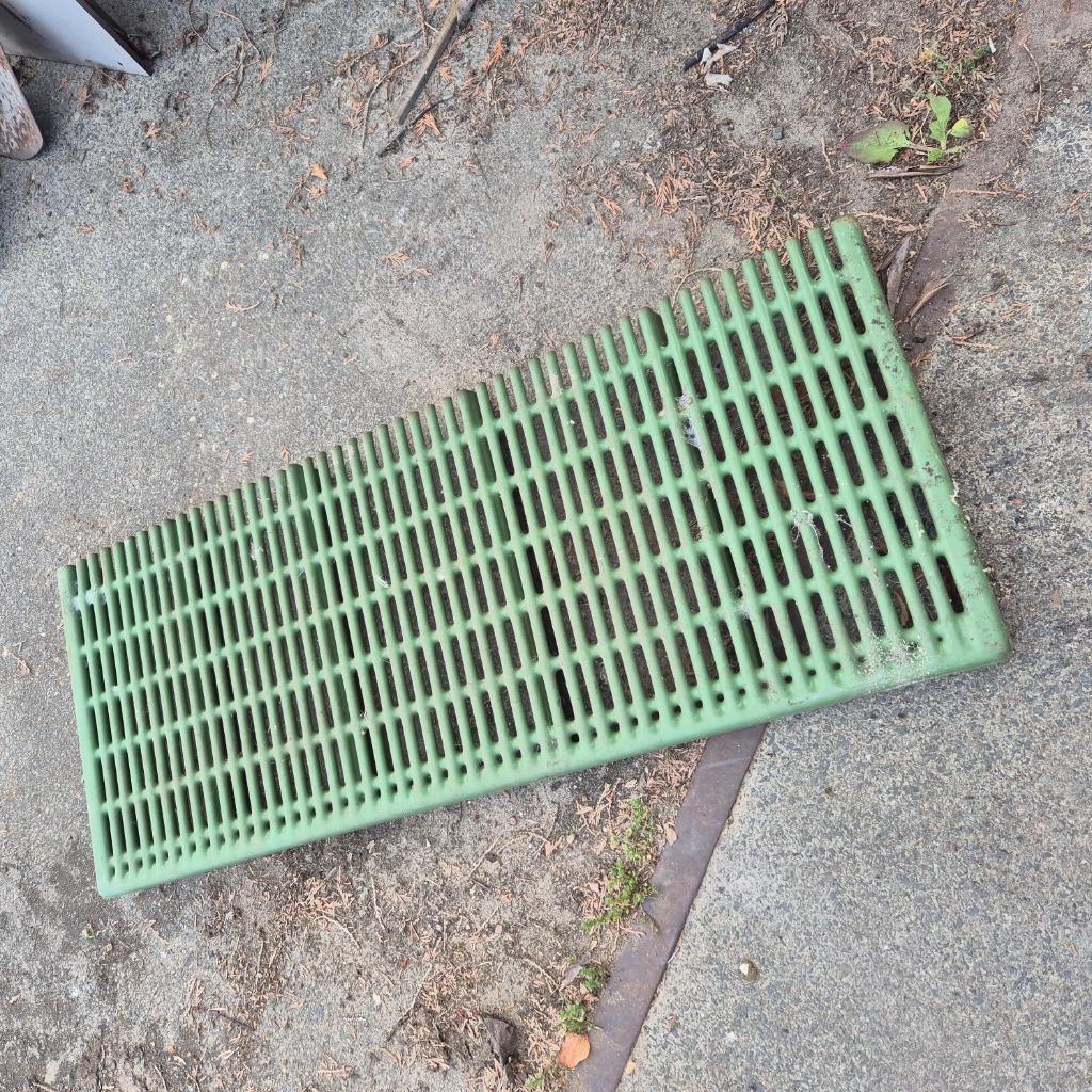 2x zwaar metalen gecoat deurrooster 120x45 en 100x40 cm, Ophalen, Kunststof, Gebruikt, Overige typen