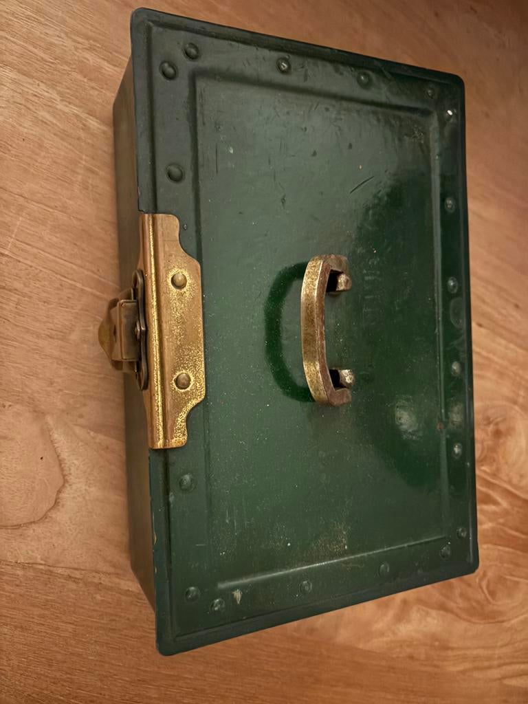 Zware metalen geldkist, Ophalen, Zo goed als nieuw, Metaal of Blik, Overige thema's