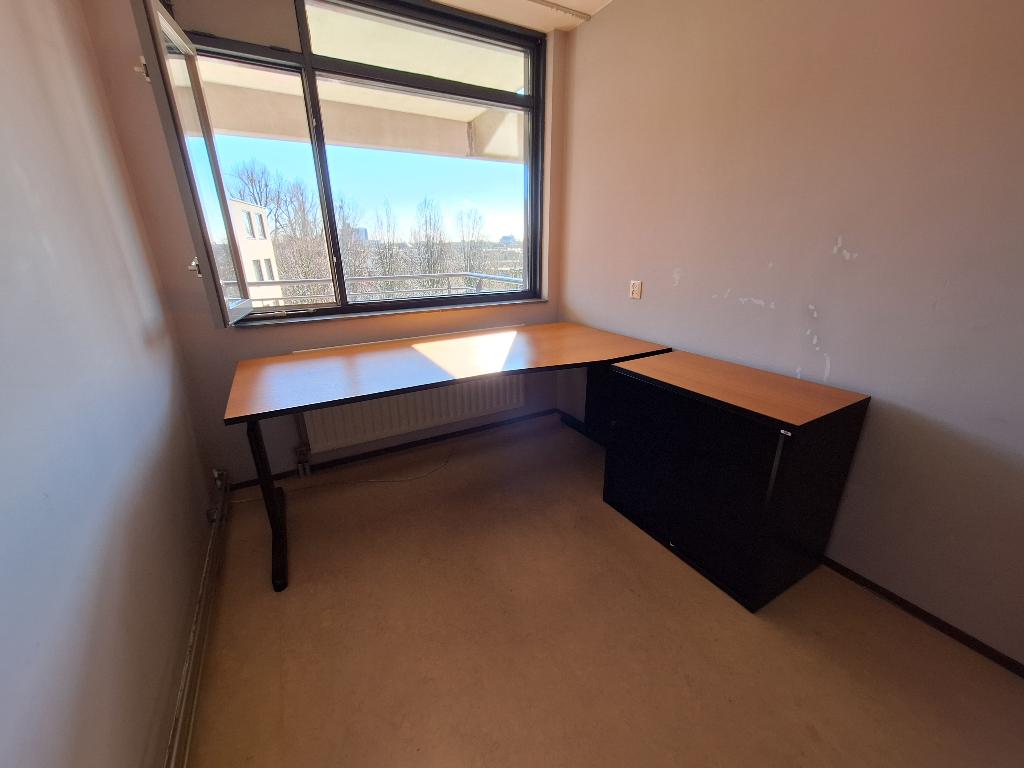 Big office desk and side cabinet, Ophalen, In hoogte verstelbaar, Gebruikt