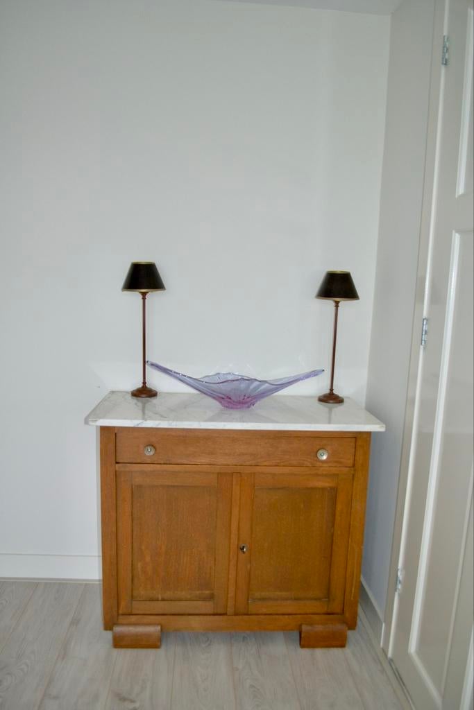 Houten kast met marmeren blad, Ophalen, Gebruikt, 100 tot 150 cm, Met lade(s)