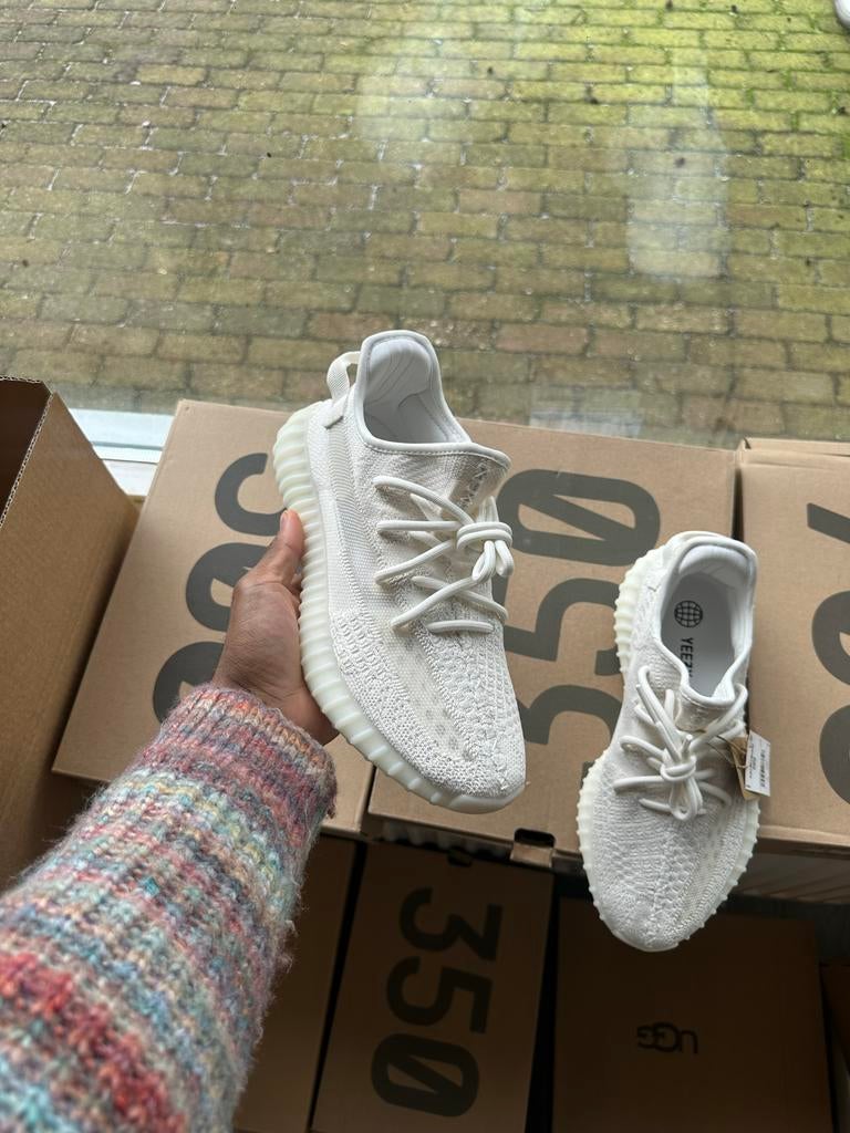 Yeezy Boost 350 V2 Bone - met 20% Korting! Maat 40.5 en 38, Kleding | Heren, Schoenen, Ophalen of Verzenden, Nieuw, Wit, Sneakers of Gympen