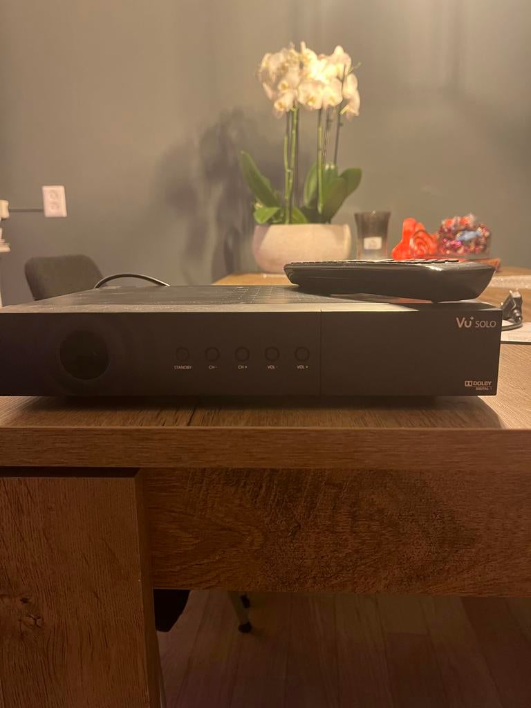 Vu+ Solo digitale ontvanger met afstandsbediening, Ophalen of Verzenden, Zo goed als nieuw