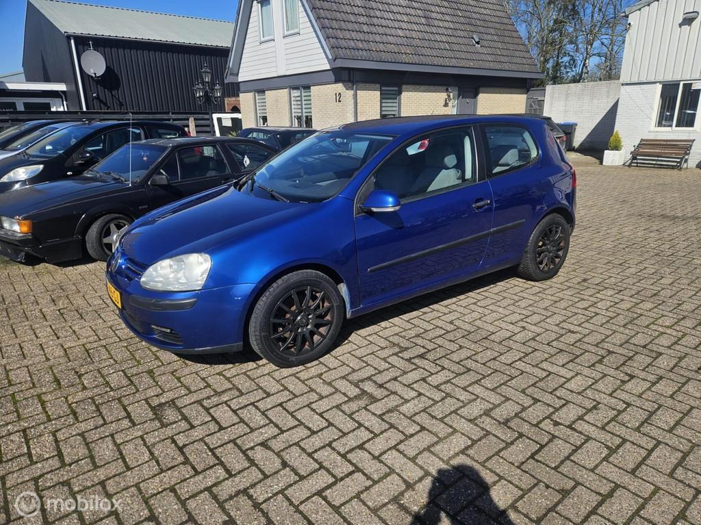 Volkswagen Golf 1.4 Trendlinelm wielen el ramen cv nwe apk!, Voorwielaandrijving, Gebruikt, 4 cilinders, Blauw