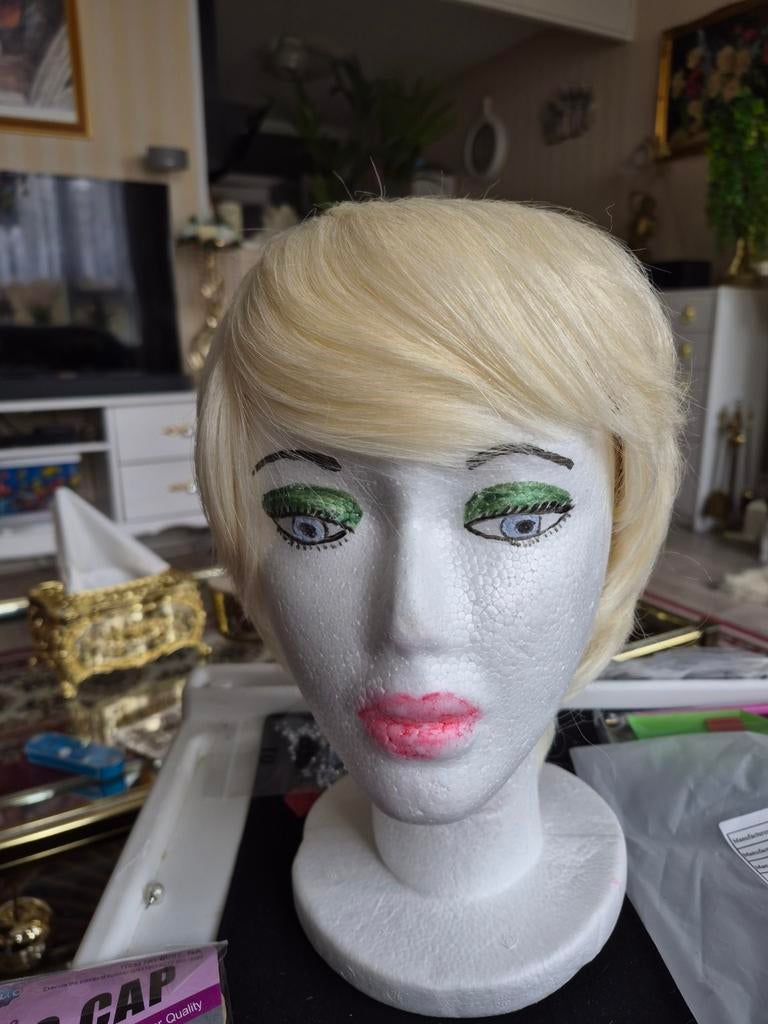 Blonde korte pruik van echt haar, Ophalen of Verzenden, Nieuw, Ogen