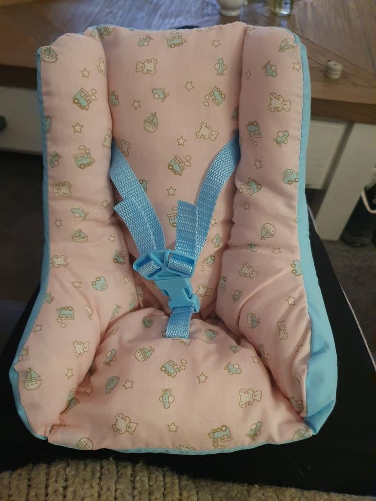 Babyborn (auto)stoeltje, Kinderen en Baby's, Speelgoed | Poppen, Ophalen of Verzenden, Zo goed als nieuw, Babypop