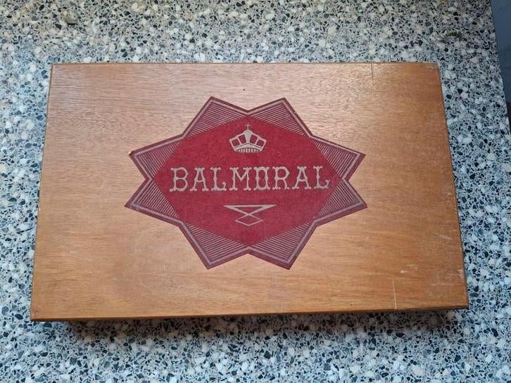 balmoral luxe houten sigarendoos  40x25x4 cm, Verzamelen, Rookartikelen, Aanstekers en Luciferdoosjes, Ophalen of Verzenden, Gebruikt