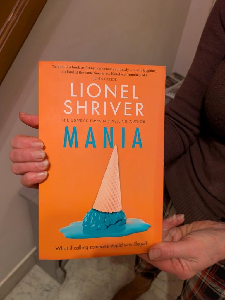 Mania, Ophalen of Verzenden, Zo goed als nieuw