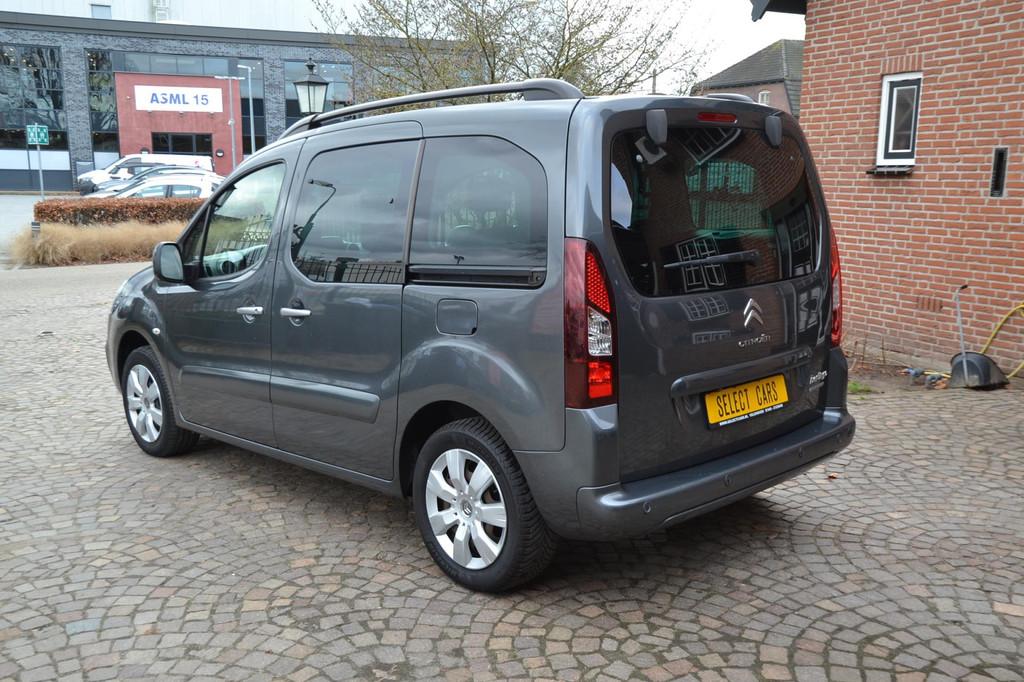 Citroen Berlingo 1.2 PureTech XTR - Airco - Navigatie+Camara, Voorwielaandrijving, Stof, Gebruikt, Zwart