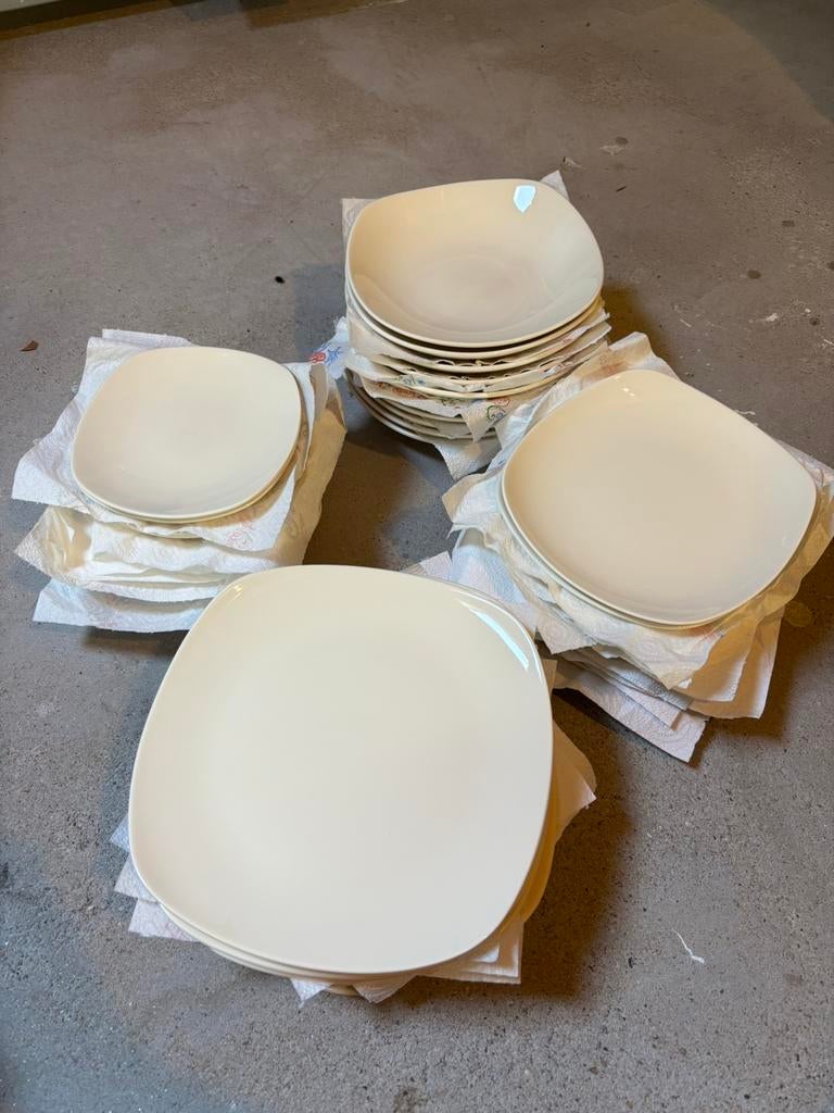 Loft servies, Huis en Inrichting, Keuken | Servies, Zo goed als nieuw, Bord(en), Overige stijlen, Aardewerk, Ophalen