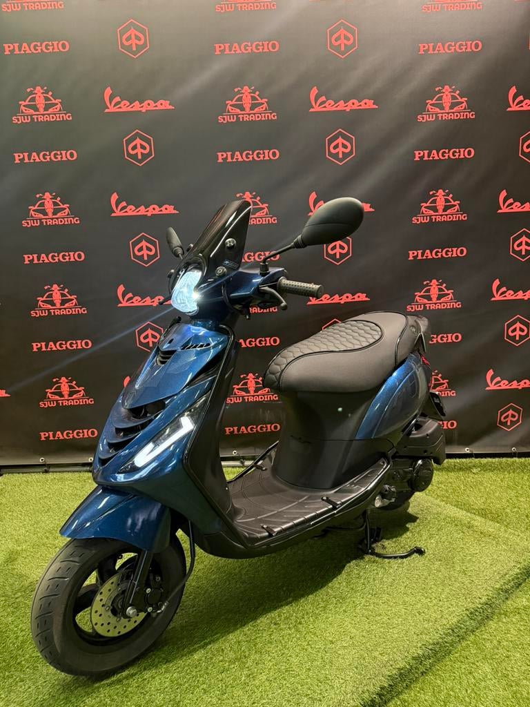 Piaggio Zip 2023 Brom SP Midnight Blue / RS Zadel / Garantie, Fietsen en Brommers, Zip, Ophalen of Verzenden, Benzine