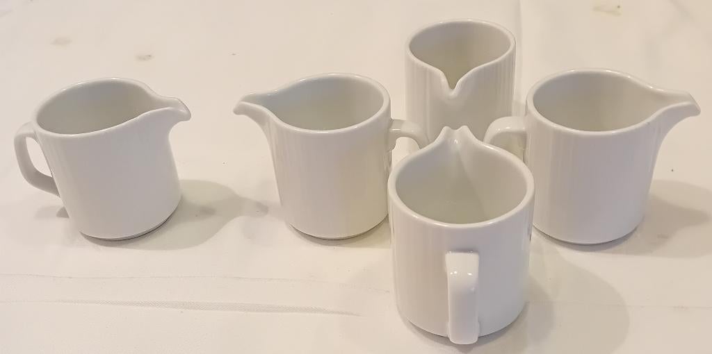 Te Koop: Vijf melkkannetjes van Rosenthal, ZGAN. , Huis en Inrichting, Keuken | Servies, Zo goed als nieuw, Overige typen, Overige stijlen