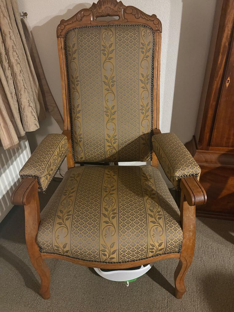 Troon stoel goede conditie, Huis en Inrichting, Stoelen, Gebruikt, Eén, Hout, Stof, Overige kleuren, Ophalen