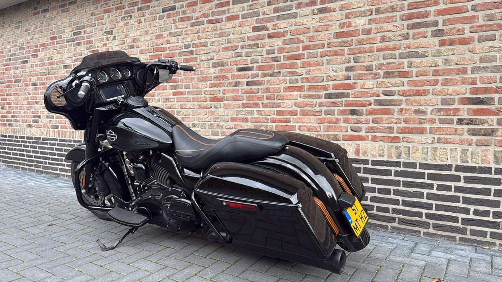Harley Davidson 103 FLHX Street Glide Black Out Streetglide - foto 3