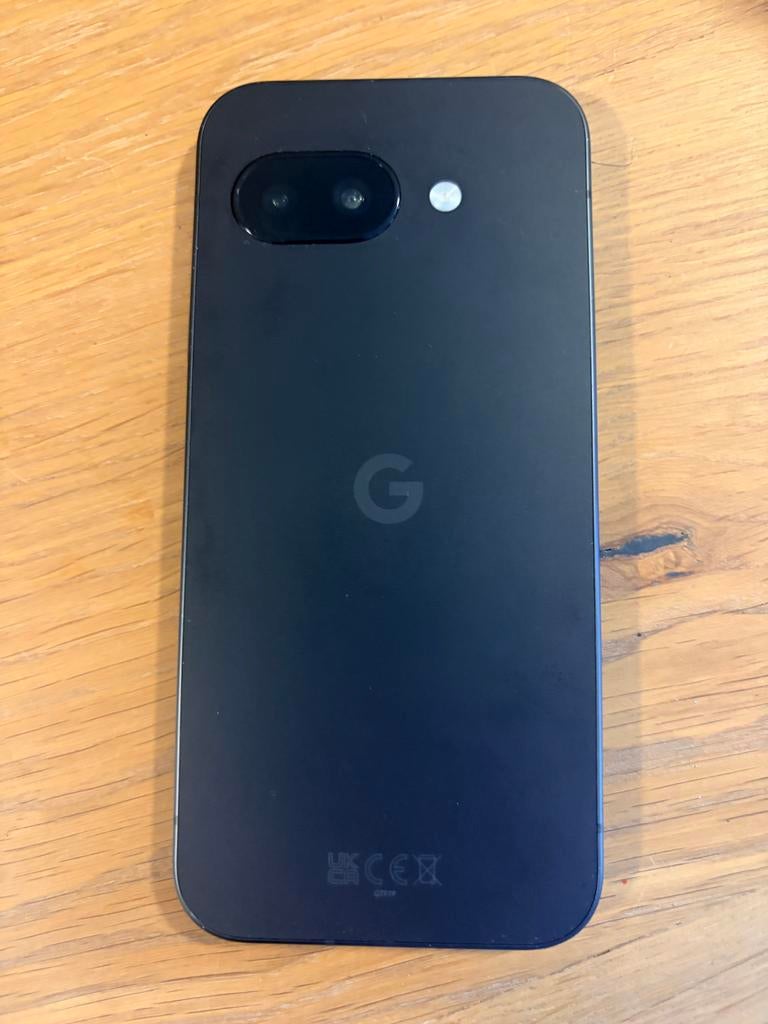Google Pixel 9a 256GB grijs - Scherm beschadigd, Gebruikt, Ophalen of Verzenden, Klassiek of Candybar, Zonder simlock