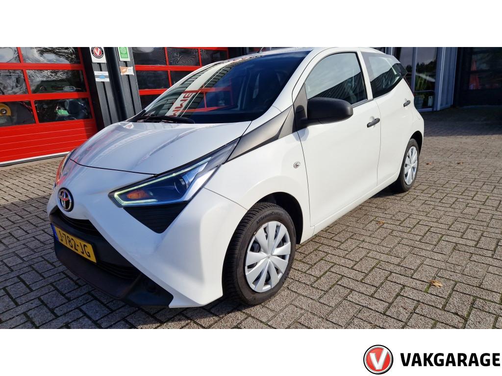 Toyota Aygo 1.0 VVT-i x-fun (bj 2020), Gebruikt, Euro 6, 4 stoelen, Wit