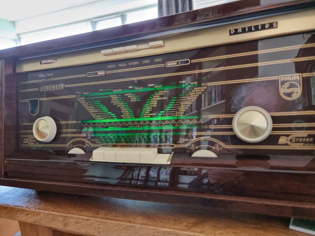 Pracht Philips B7X14A  optie Bluetooth, Antiek en Kunst, Antiek | Tv's en Audio, Ophalen of Verzenden