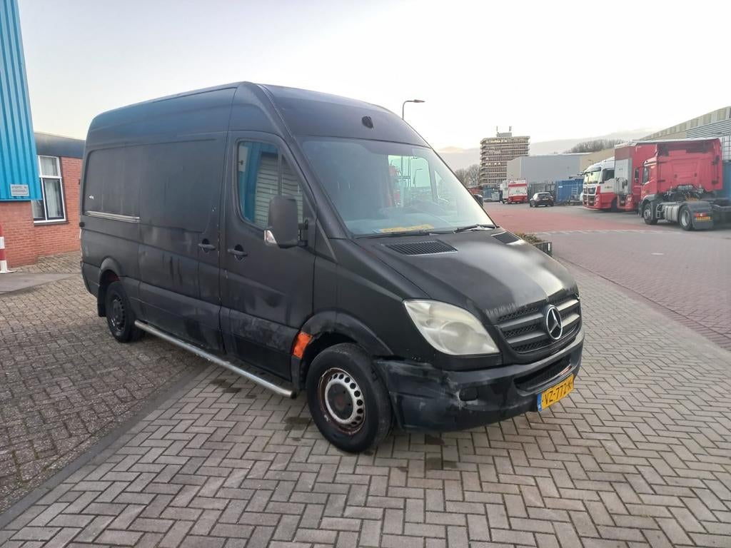 Mercedes-Benz Sprinter 313 voor Export, Stof, 4 cilinders, 129 pk, Zwart