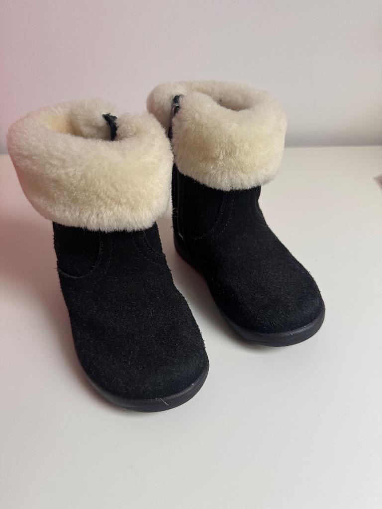 Ugg maat 22 zwart, Ophalen, Schoentjes, UGG, Jongetje of Meisje