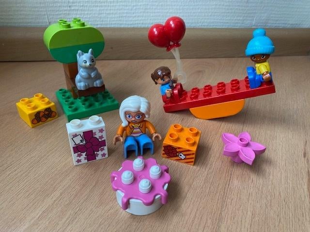 Duplo, verjaardagspicknick / picknick poppetjes, set 10832, Ophalen of Verzenden, Gebruikt, Duplo