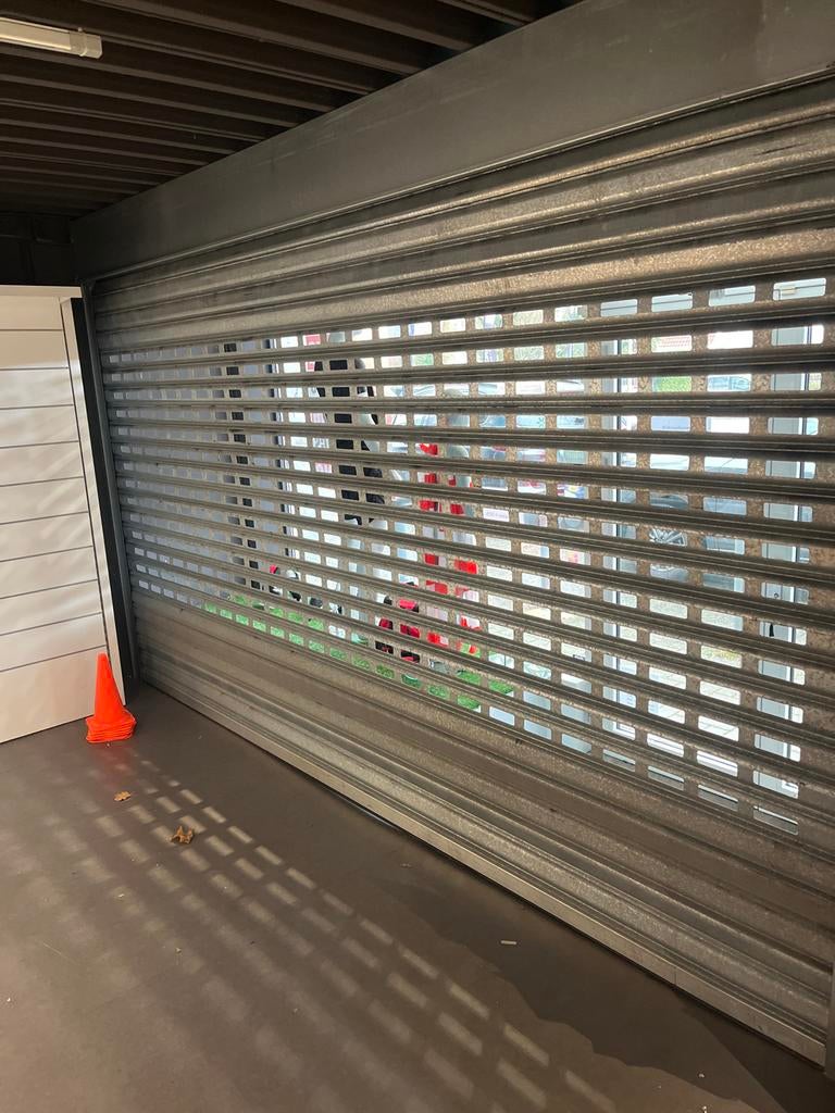 Metalen rolluik - Veiligheid en privacy, Ophalen, Gebruikt, 200 cm of meer, Grijs