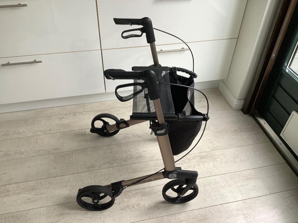 Gemino 30 rollator, Diversen, Rollators, Zo goed als nieuw, Lichtgewicht, Opvouwbaar, Ophalen
