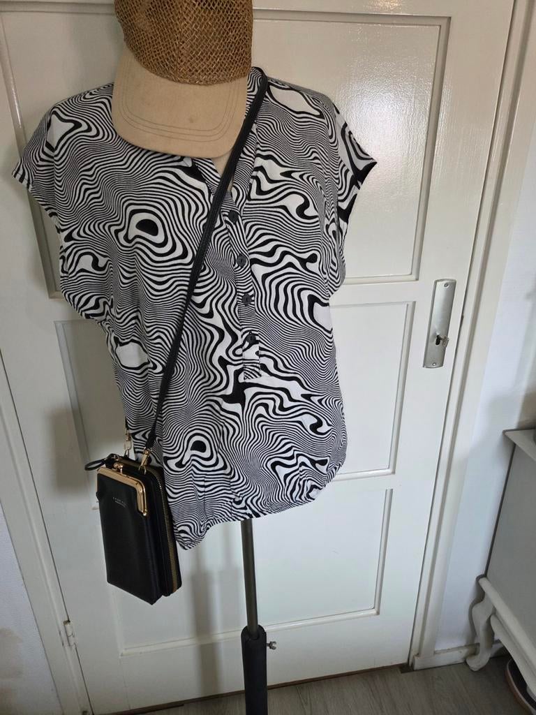 Mouwloos zwart-wit shirt met leuke knoopjes, NED, XXL, Zwart, Maat 46/48 (XL) of groter, Ophalen of Verzenden, Zo goed als nieuw