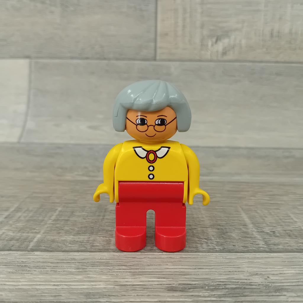 duplo oma poppetje, Kinderen en Baby's, Speelgoed | Duplo en Lego, Gebruikt, Aastvej 1 – 7190 Billund  - Denemarken, Product.compliance@LEGO.com