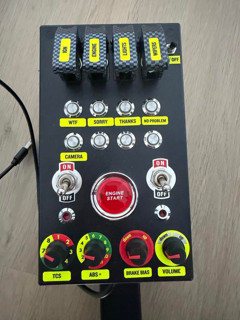 Buttonbox voor racesimulator - Z.G.A.N., Ophalen, Zo goed als nieuw, Racen en Vliegen