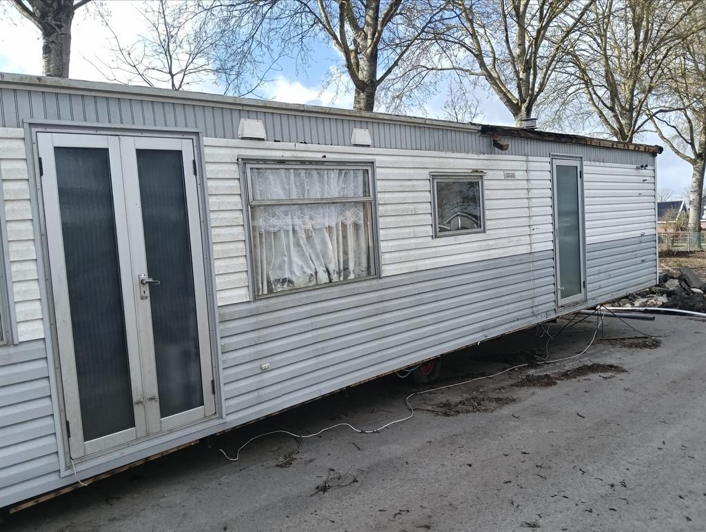 Aluminium stacaravan ca. 10x3 meter, Tot en met 4