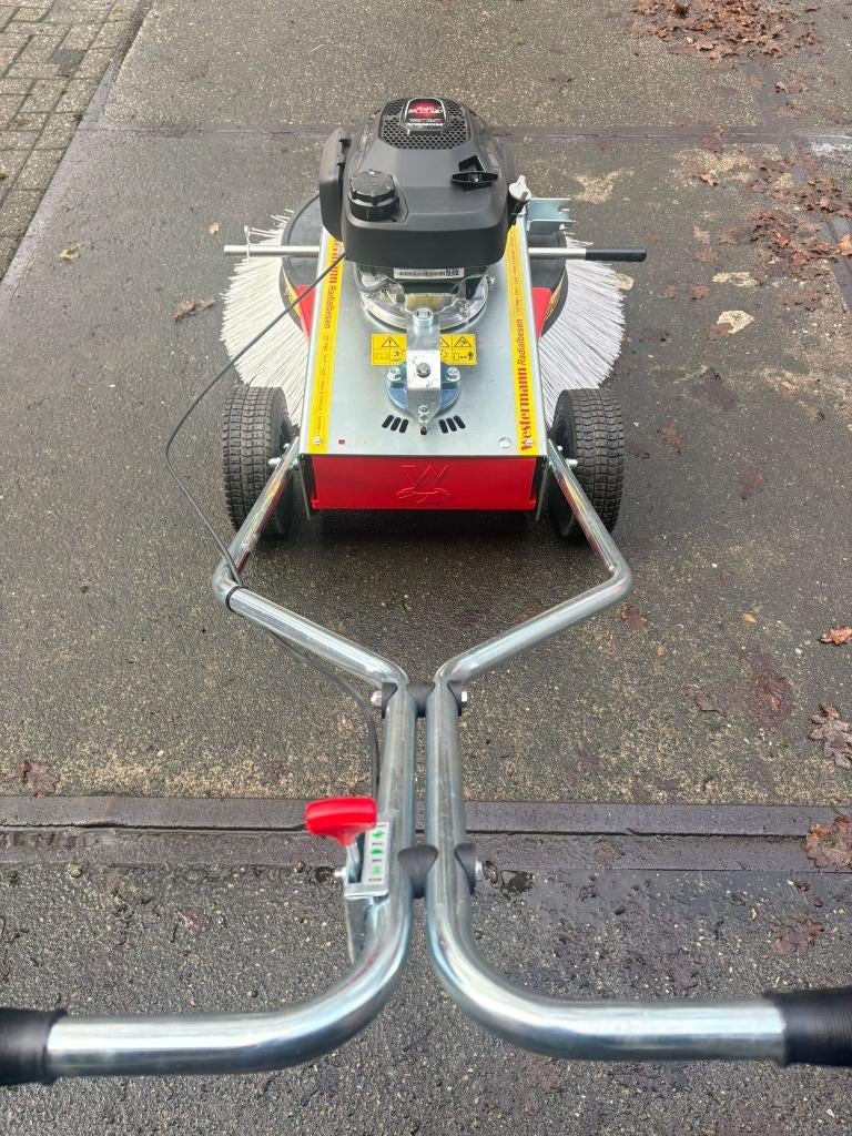 Westermann WR870 radiaal veegmachine, Tuin en Terras, Veegmachines, Ophalen, Nieuw