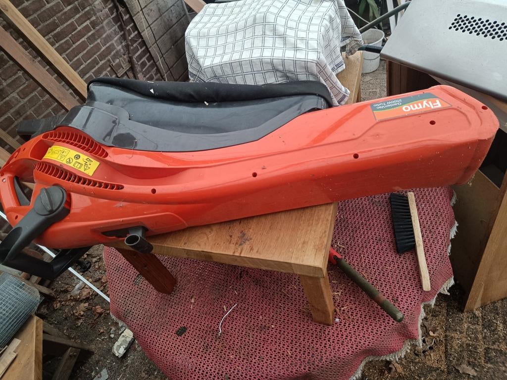 Flymo bladblazer en bladzuiger., Ophalen, Elektrisch