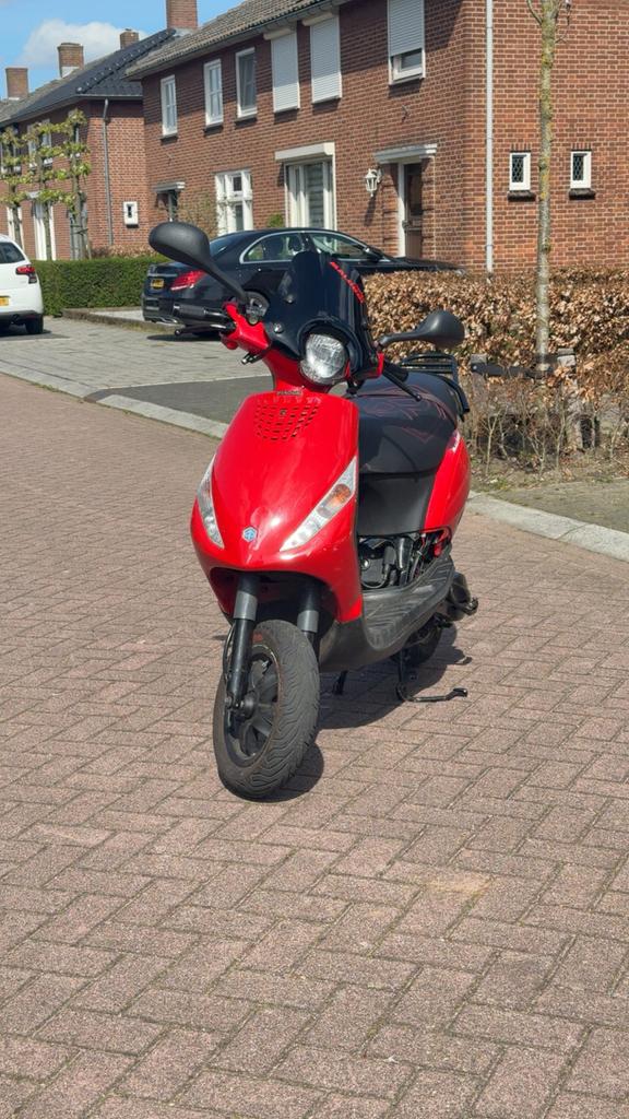 Zip 2takt 70cc Malossi Sport(‼️LEES BESCHRIJVING‼️), Ophalen, Maximaal 45 km/u, Zo goed als nieuw, Benzine