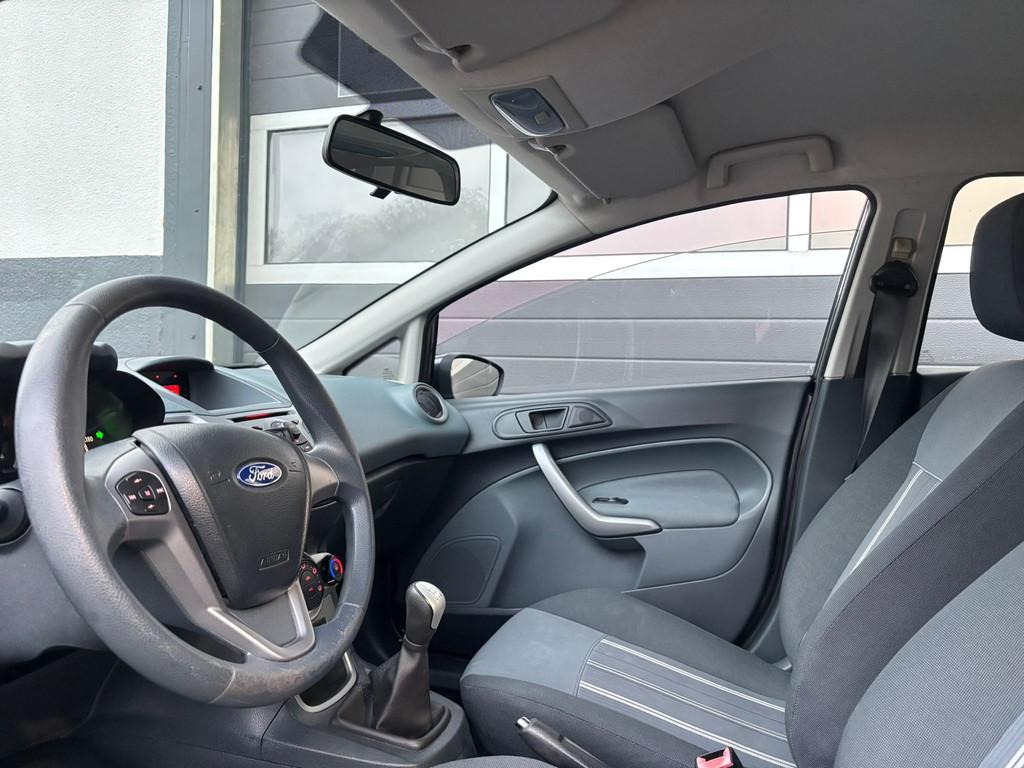 Ford Fiesta 1.25 Limited I AIRCO I CV I 85 dkm I NL AUTO, Voorwielaandrijving, Stof, 1242 cc, 4 cilinders