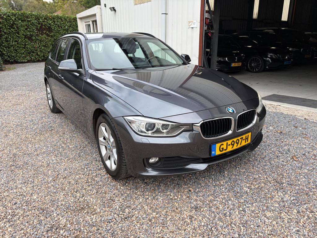 BMW 3-serie Touring 320d High Executive Xenon, Zwart, 4 cilinders, Lichtsensor, Diesel