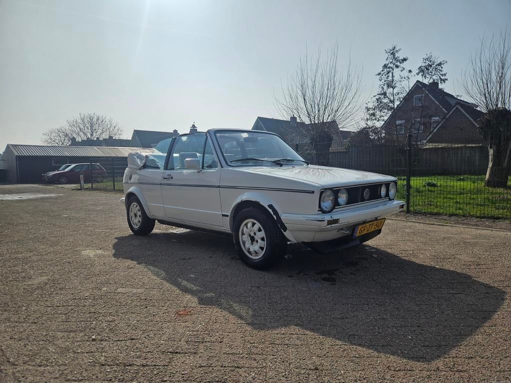 Volkswagen Golf 1.5 GL Karmann Cabriolet 1983 Wit, Auto's, Voorwielaandrijving, Stof, 1457 cc, 4 cilinders