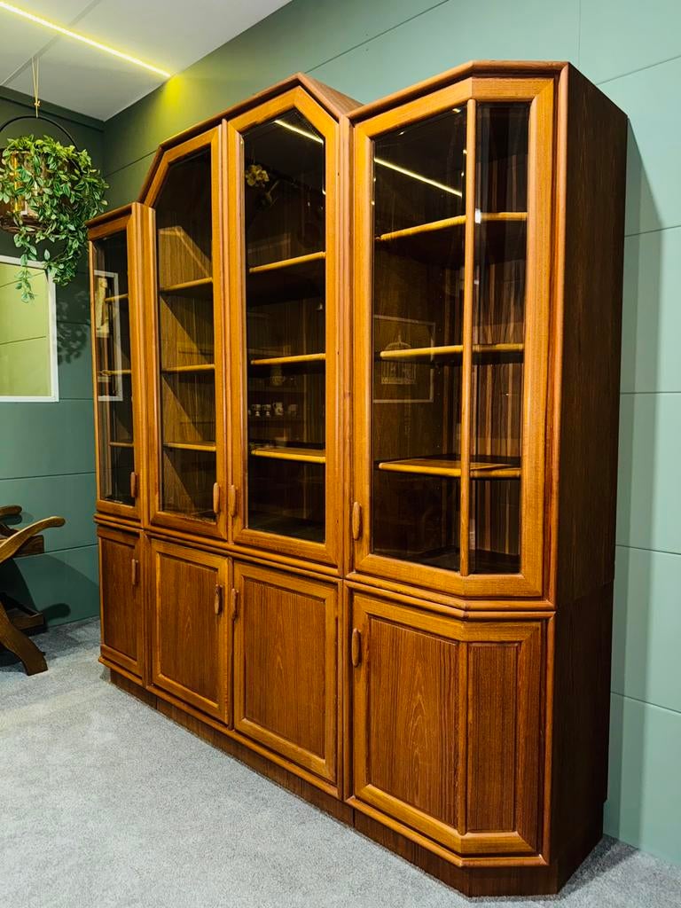 Vintage teak kast RT Moebel Scandinavisch wandmeubel vitrine, Ophalen of Verzenden, A, A, A