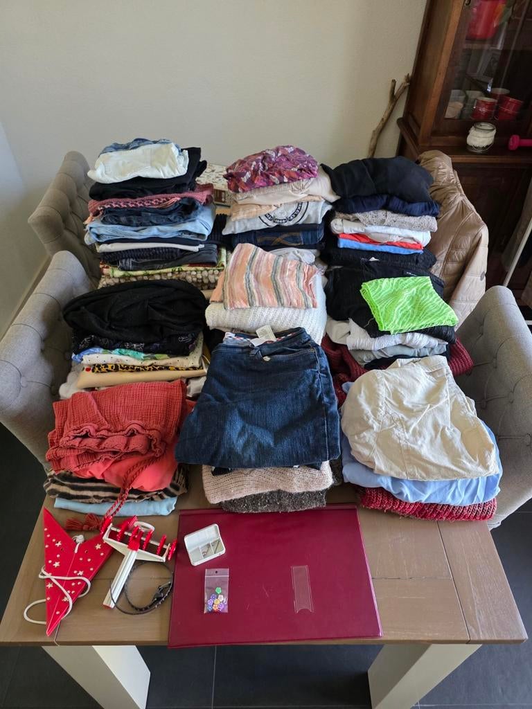 77 stuks dames kleding en meer voornamelijk grote maten, Ophalen of Verzenden, Maat 42/44 (L)