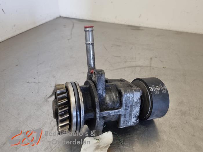 Stuurbekrachtiging Pomp van een Volkswagen Transporter, Gebruikt, -, Volkswagen, -